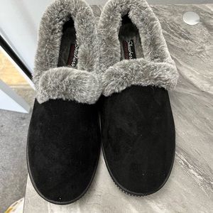 Sketchers memory foam slippers size 8 never worn